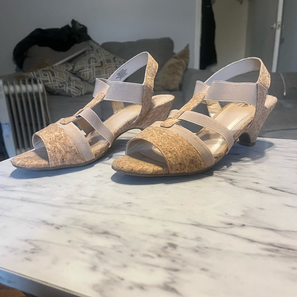 East 5th Sandals Sz 10